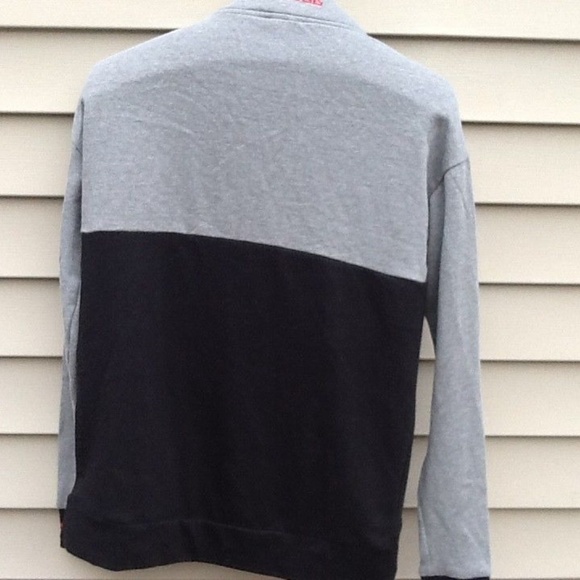 VS Wisconsin Badgers 1/4 zip up jacket sweatshirt - Picture 3 of 3